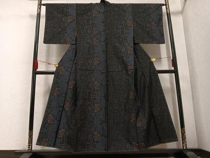 平和屋着物●本場大島紬 色紙花文 正絹 逸品 未使用 AABD3471ph