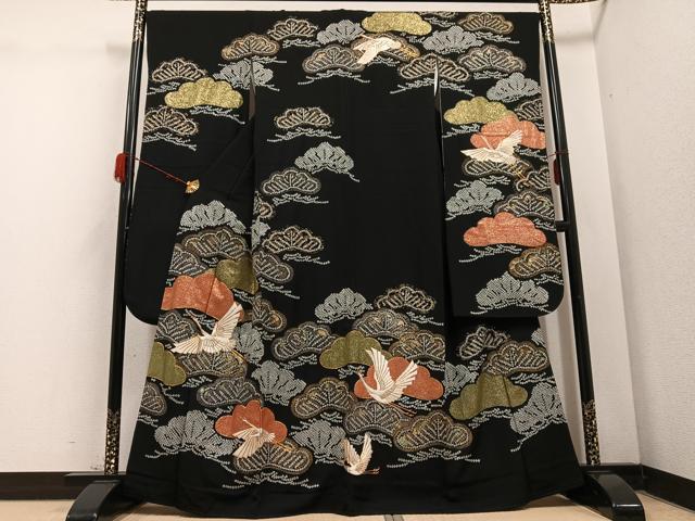平和屋着物●豪華振袖 駒刺繍 絞り 群れ鶴丸文 黒地 金彩 正絹 逸品 AABD4407ph
