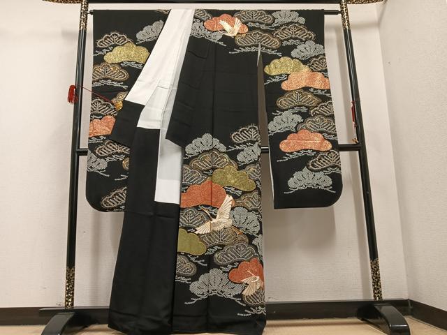 平和屋着物●豪華振袖 駒刺繍 絞り 群れ鶴丸文 黒地 金彩 正絹 逸品 AABD4407ph