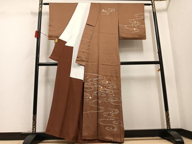 【逸品】●作家訪問着●縮緬●流水文様● 平和屋着物○訪問着 駒刺繍 流水草花文 金彩 正絹 逸品 AABD4429ph