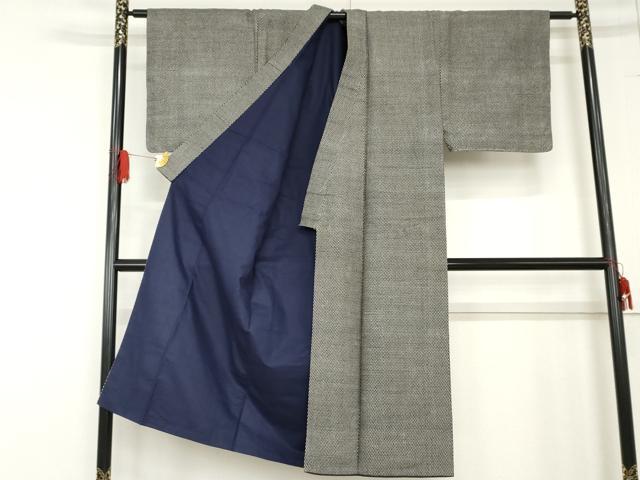 平和屋着物●男性　紬　幾何学文様　黒地　正絹　逸品　AABD4943cs
