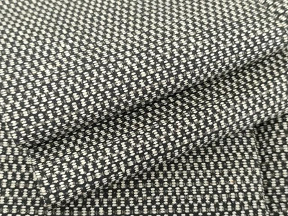 平和屋着物●男性　紬　幾何学文様　黒地　正絹　逸品　AABD4943cs