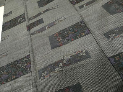 平和屋着物●極上　本場大島紬　カタス7マルキ　横段更紗花文　黒地　正絹　逸品　AABD6221cs