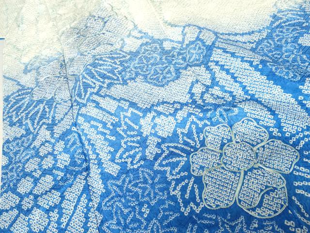 409 振袖フルセット 正絹 オフホワイト 青 ブルー 刺繍 駒刺繍 暈し染め 平和屋着物○豪華振袖 駒刺繍 草花文 暈し染め 正絹 逸品 AABD6229cs