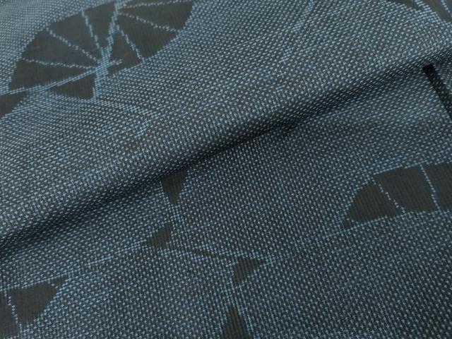 平和屋着物●本場大島紬　一元絣　舞扇文　黒地　正絹　逸品　AABD6310cs
