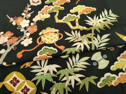 平和屋着物●豪華黒留袖　友禅　駒刺繍　松竹梅吉祥宝尽くし　金彩　正絹　逸品　AABD6693ck