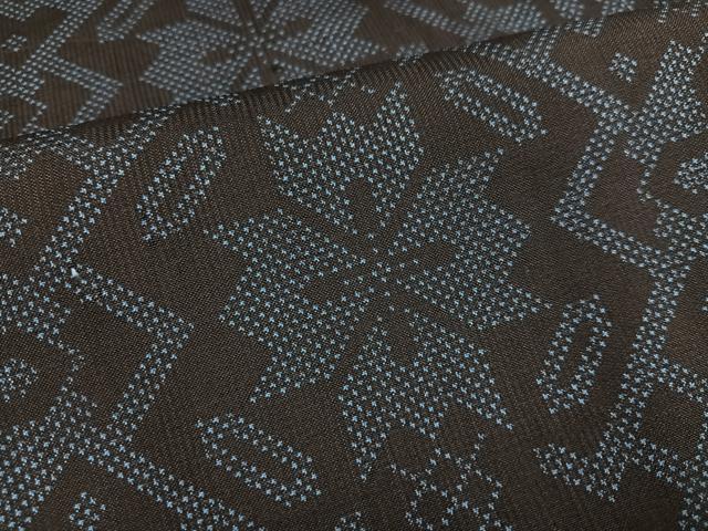 平和屋着物●本場大島紬 一元7マルキ 幾何学花文 正絹 逸品 AABD7538ph
