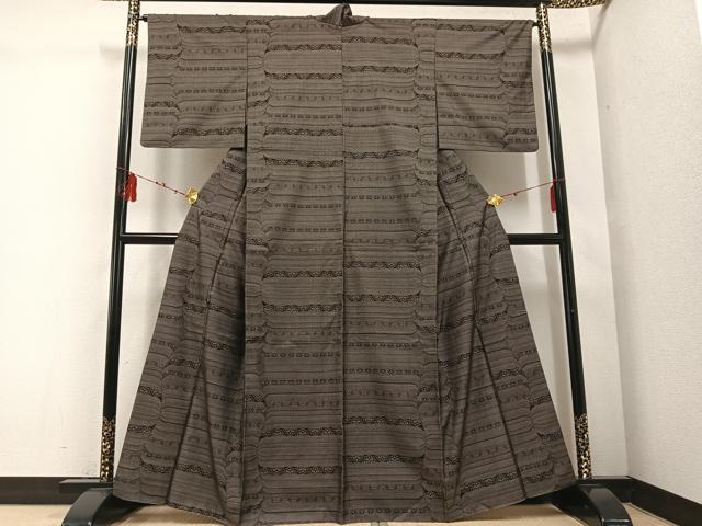 平和屋着物●本場大島紬　カタス7マルキ　横段花文　正絹　逸品　AABD8869ph