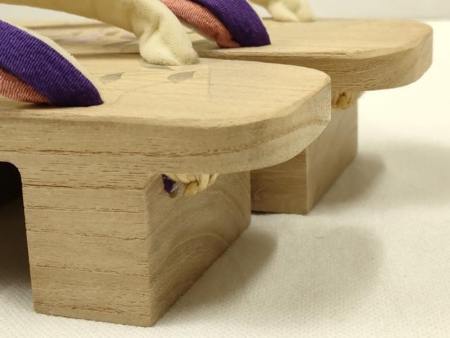 平和屋着物●和装小物　下駄　伊と忠　鼻緒:暈し　桔梗　銀彩　逸品　未使用　AABF9311ay