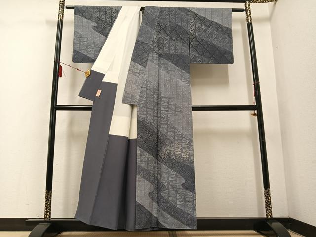 平和屋着物●石川県指定無形文化財　牛首紬　白山工房　手織り　訪問着　草花文　ろうけつ染　正絹　証紙付き　逸品　未使用　AABD9878ph