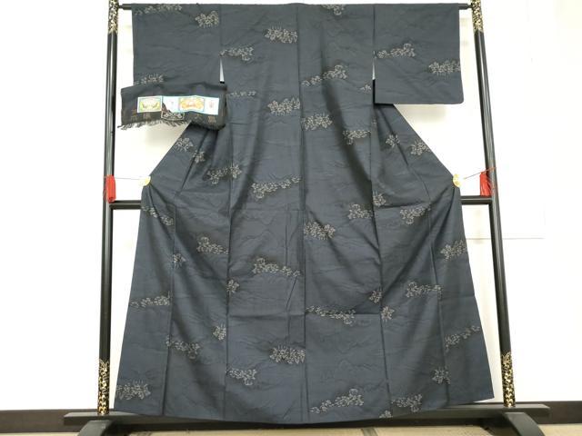 平和屋着物○本場大島紬 純泥染 カタス7マルキ 樹林風景文 株式