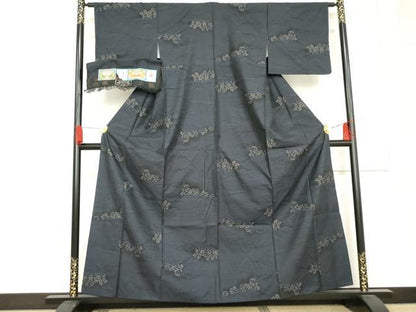 平和屋着物●本場大島紬 純泥染 カタス7マルキ 樹林風景文 株式会社大山謹製 証紙付き 正絹 逸品 AABE0094cs