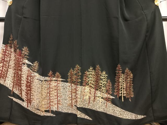 平和屋着物■豪華黒留袖　刺繍　樹林文　金糸　金彩　正絹　逸品　未使用　AABE0471oa