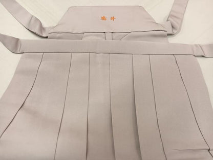 平和屋着物●男性　馬乗り袴　色無地　灰桜色　正絹　逸品　AABE0778ph