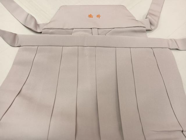 平和屋着物●男性　馬乗り袴　色無地　灰桜色　正絹　逸品　AABE0778ph