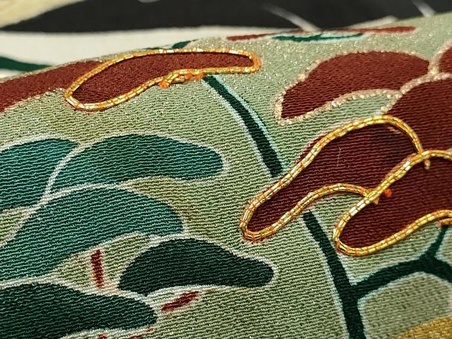 平和屋着物■豪華黒留袖 駒刺繍 枝松花文 金彩 正絹 逸品 AABE0828gw