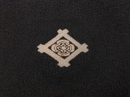 平和屋着物▼セミアンティーク　黒留袖　刺繍　松竹梅風景文　金彩　正絹　逸品　AABE1219ph
