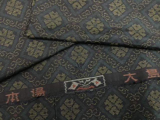 平和屋着物●本場大島紬 花菱文 反端付き 正絹 逸品 AABE1266ph