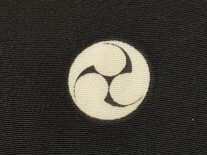 平和屋着物■豪華黒留袖　駒刺繍　草花文　絵巻　金彩　正絹　逸品　AABE1494st