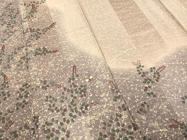 平和屋着物●訪問着　紬地　刺繍　花蝶文　暈し染め　金糸　正絹　逸品　AABE1761fy