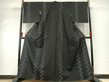 平和屋着物●本場大島紬　市松間道　黒地　さが美扱い　正絹　逸品　AABE1765fy