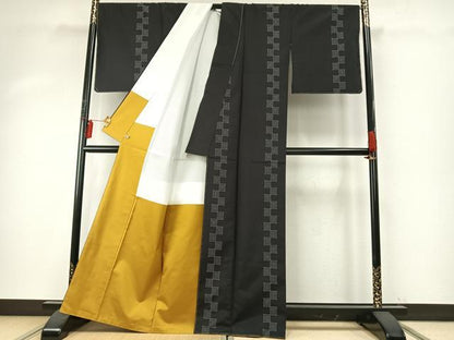 平和屋着物●本場大島紬　市松間道　黒地　さが美扱い　正絹　逸品　AABE1765fy