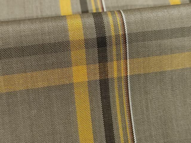 平和屋着物●本場黄八丈　平織　紬　格子　三越扱い　証紙付き　正絹　逸品　AABE2032ck 平和屋着物○本場黄八丈 平織 紬 格子 三越扱い 証紙付き 正絹 逸品