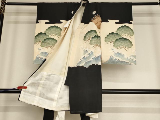 平和屋着物[]七五三　男の子　祝着・行灯袴セット　駒刺繍　鷹　武具　松　金彩　逸品　AABE2105ja