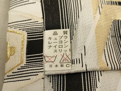 平和屋着物[]七五三　男の子　祝着・行灯袴セット　駒刺繍　鷹　武具　松　金彩　逸品　AABE2105ja
