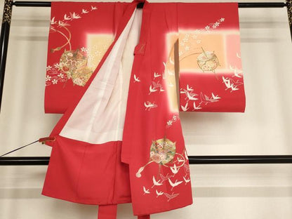 平和屋着物[]お宮参り　女の子　祝着　産着　初着　のしめ　駒刺繍　糸巻飛鶴花文　暈し染め　金彩　逸品　AABE2140ja