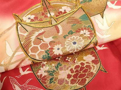 平和屋着物[]お宮参り　女の子　祝着　産着　初着　のしめ　駒刺繍　糸巻飛鶴花文　暈し染め　金彩　逸品　AABE2140ja