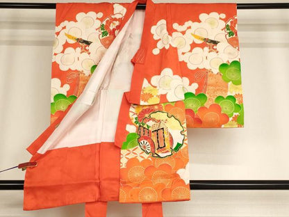 平和屋着物[]七五三　女の子　３歳　祝着　三つ身　長襦袢セット　駒刺繍　雪輪御所車花文　金彩　逸品　AABE2145ja