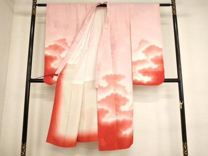 平和屋着物[]七五三　女の子　７歳　祝着　四つ身　雲重ね文　暈し染め　正絹　逸品　AABE2242ja