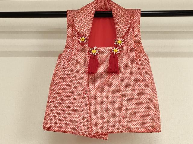 平和屋着物[]七五三　女の子　３歳　祝着　三つ身　被布セット　飛鶴七宝花文　金彩　正絹　逸品　AABE2251ja