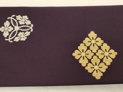 平和屋本店▼数珠・念珠入れ　仏具入れ2点セット　花丸花菱文　人物風景文　法衣　寺院　仏具　仏教　僧侶　神職　装束　AABE2352ja