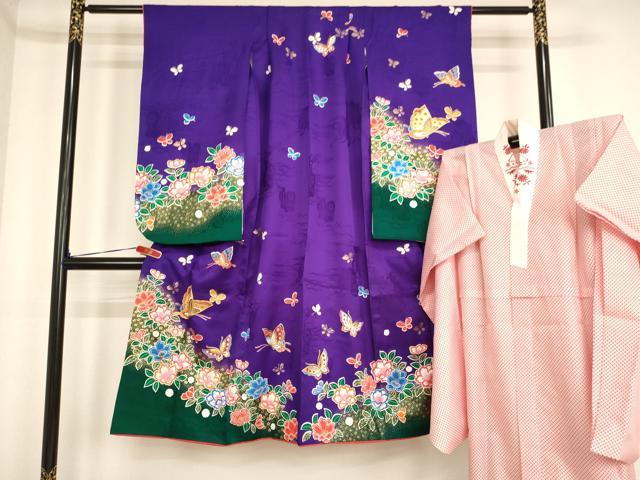 平和屋着物[]七五三　女の子　７歳　祝着　四つ身　長襦袢(無双仕立て・半衿刺繍)セット　駒刺繍　花蝶文　金彩　逸品　AABE2423ja