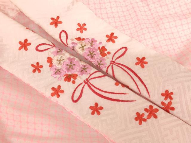 平和屋着物[]七五三　女の子　７歳　祝着　四つ身　長襦袢(単衣・半衿刺繍)セット　駒刺繍　御所車花文　暈し染め　金彩　逸品　AABE2424ja
