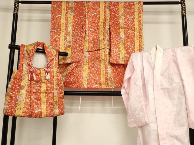 平和屋着物[]七五三　女の子　３歳　祝着　三つ身　長襦袢(無双仕立て)・被布セット　花蝶間道　金彩　逸品　AABE2438ja