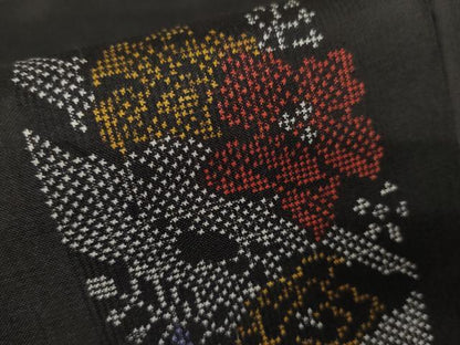 平和屋着物●本場大島紬　地空き　一元7マルキ　草花文　黒地　正絹　逸品　AABE2844cs