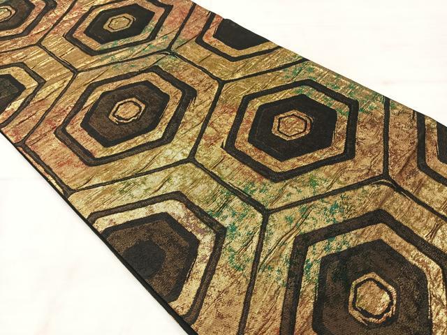 平和屋着物◎六通柄袋帯　亀甲繋ぎ　黒地　金糸　正絹　逸品　AABE3195uk