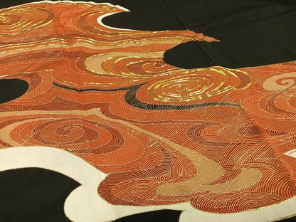 平和屋着物■豪華黒留袖 駒刺繍 渦巻き文 金彩 正絹 逸品 AABE3262oa
