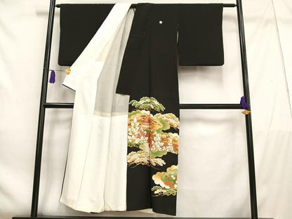 平和屋着物■豪華黒留袖　駒刺繍　雲取り風景松文　暈し染め　金銀彩　金銀糸　正絹　逸品　AABE3283oa