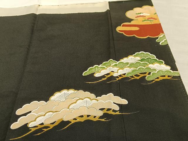 平和屋着物■豪華黒留袖　駒刺繍　雲取り風景松文　暈し染め　金銀彩　金銀糸　正絹　逸品　AABE3283oa