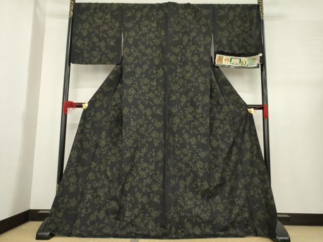 平和屋着物●結城紬　100亀甲　花唐草文　藤貫　黒地　ロング丈　やまと誂製　証紙付き　正絹　逸品　AABE3429ck