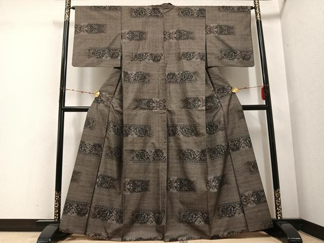 平和屋着物●本場大島紬　カタス9マルキ　花尽くし　正絹　逸品　AABE3955ph