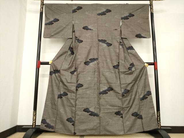 平和屋着物●本場大島紬　カタス7マルキ　雲重ね文　正絹　逸品　AABE4185ck 平和屋着物○本場大島紬 カタス7マルキ 雲重ね文 正絹 逸品 AABE4185ck