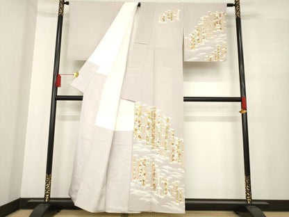 平和屋着物●銀座きしや　訪問着　駒刺繍　松竹梅吉祥文　薄柿色地　金彩　正絹　逸品　AABE4434ck