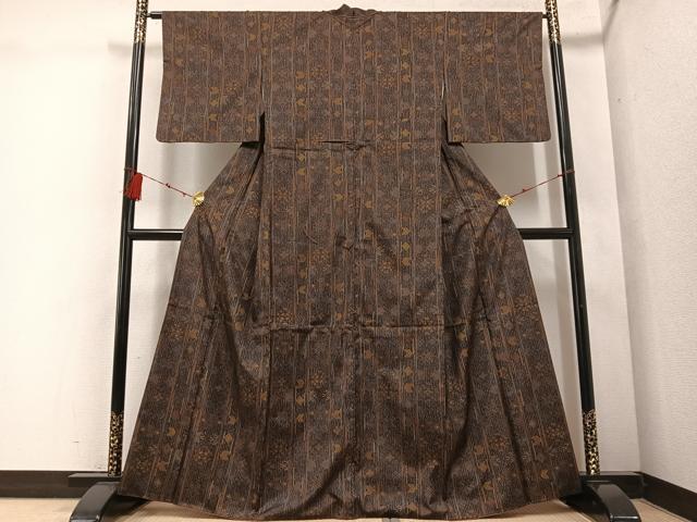 平和屋着物●本場大島紬　染大島　幾何学花文　正絹　逸品　AABE4879ph