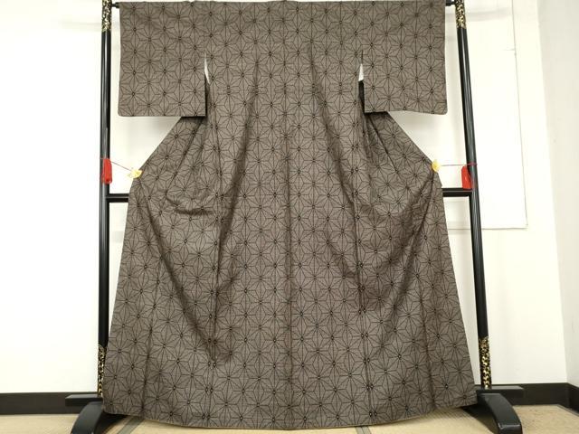 平和屋着物●本場大島紬　一元7マルキ　泥染め　色紙麻の葉文様　正絹　逸品　未使用　AABE5259cs 平和屋着物○本場大島紬 一元7マルキ 泥染め 麻の葉文様 正絹 逸品