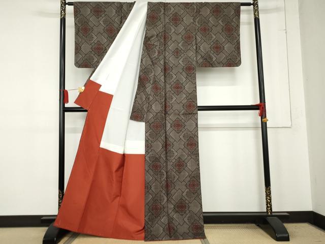 平和屋着物●本場大島紬 一元7マルキ 泥染め 正倉院菱重ね花文 正絹 逸品 未使用 AABE5260cs